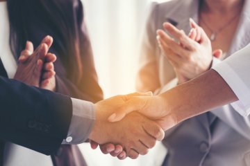 Proche de vous tout en respectant notre devoir de distance